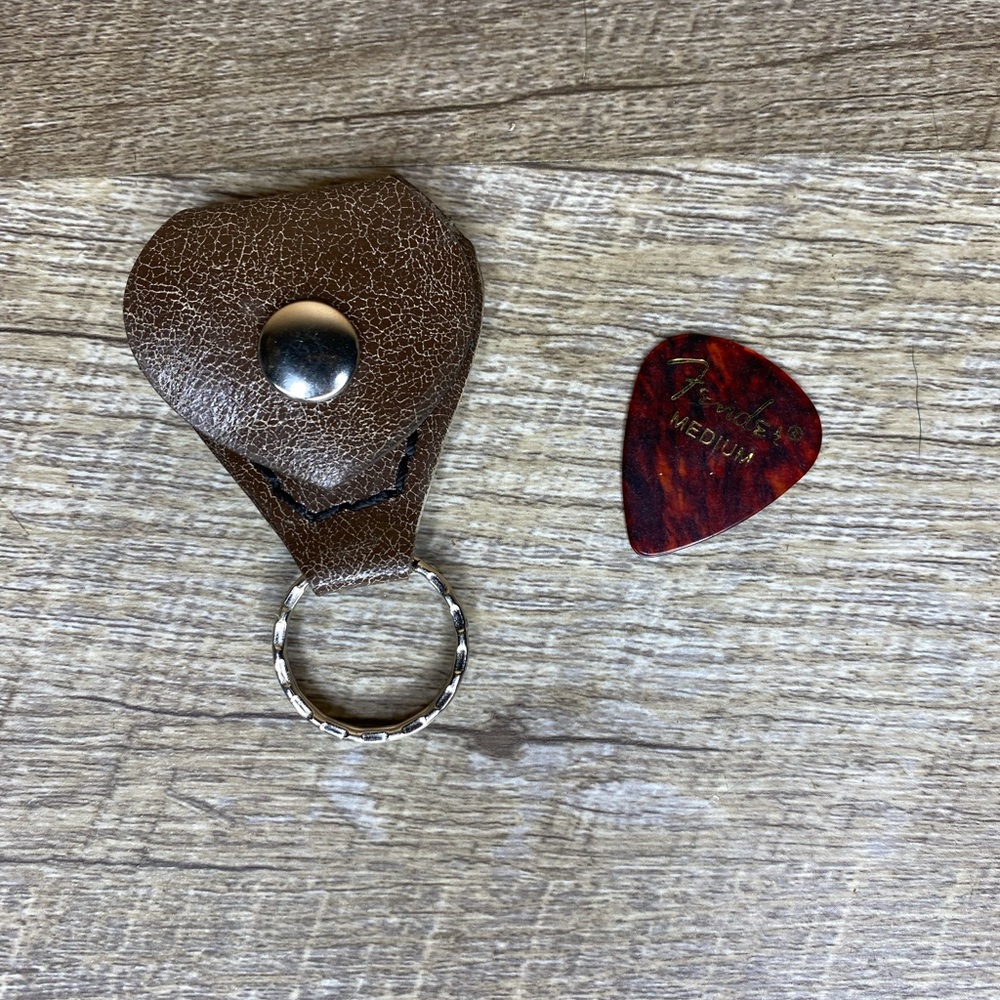 Leather Guitar Picks Holder Keychain handmade crackled brown Aldi coin holder - Picture 7 of 9